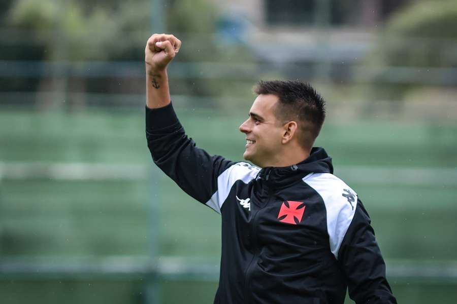 Matheus Curopos é o técnico do Vasco na Copinha