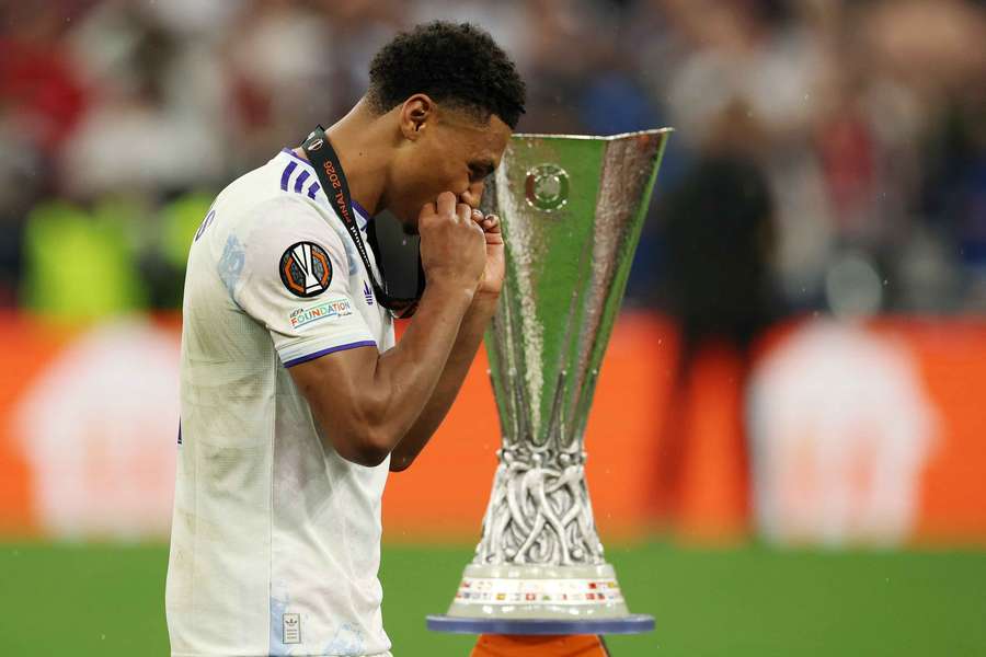 Ollie Watkins chwali trenera Aston Villi Unai Emery’ego po „nie do opisania” zwycięstwie w Lidze Europy Ollie Watkins chwali trenera Aston Villi Unai Emery’ego po „nie do opisania” zwycięstwie w Lidze Europy