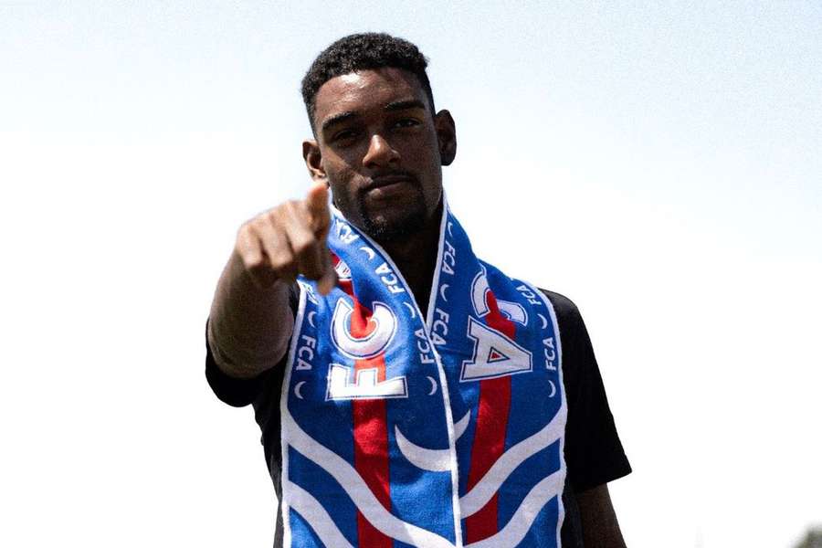 Felipe Lima é reforço do Alverca