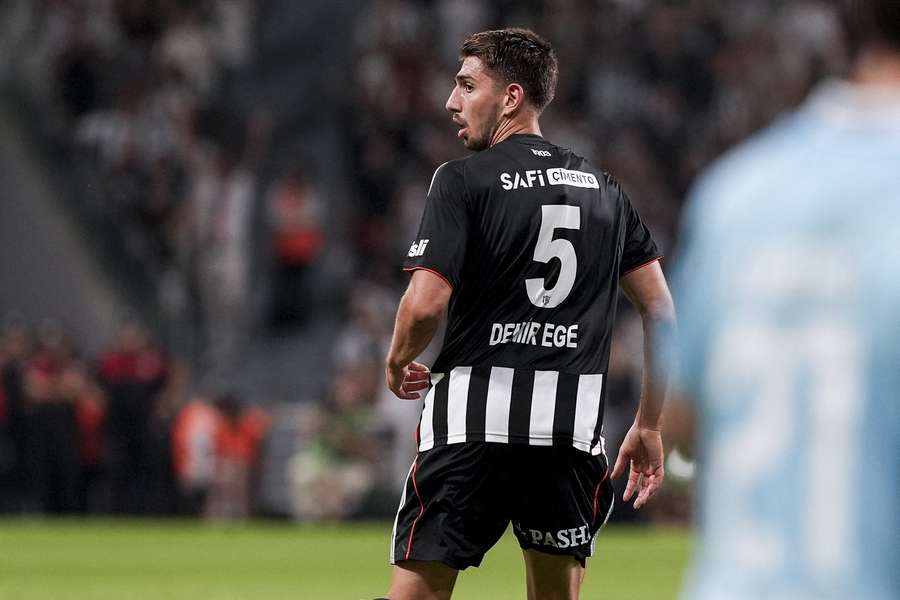 Tiknaz ao serviço do Besiktas