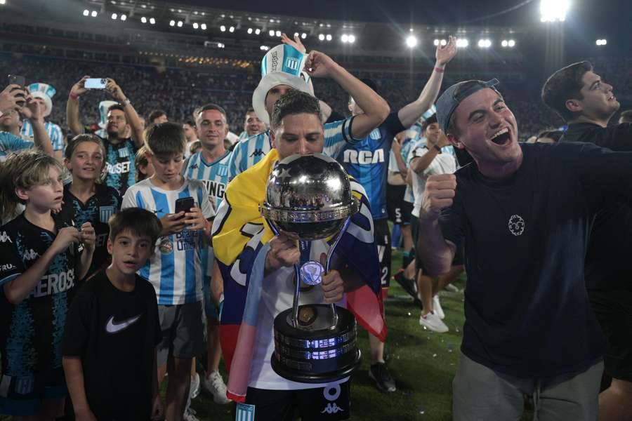 Le Racing célébrant son titre.