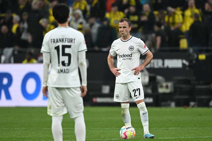 In Dortmund hauptsächlich mit dem Anstoß beschäftigt: Mario Götze und Eintracht Frankfurt.
