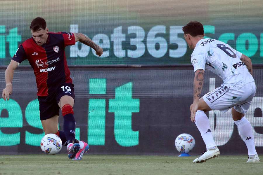 Cagliari doam przegrało z Empoli 0:2.