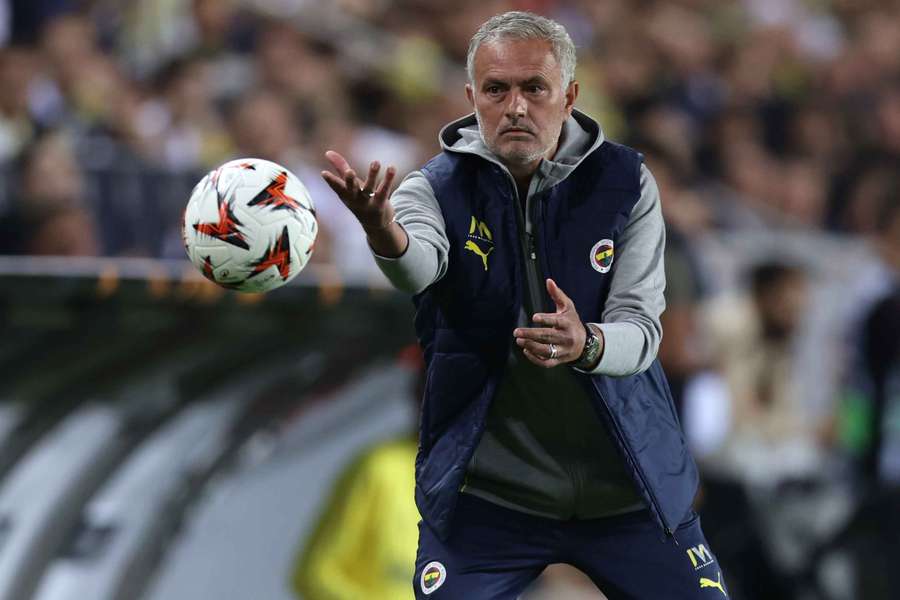 Mourinho niet blij met Nederlandse tegenstanders Fenerbahçe