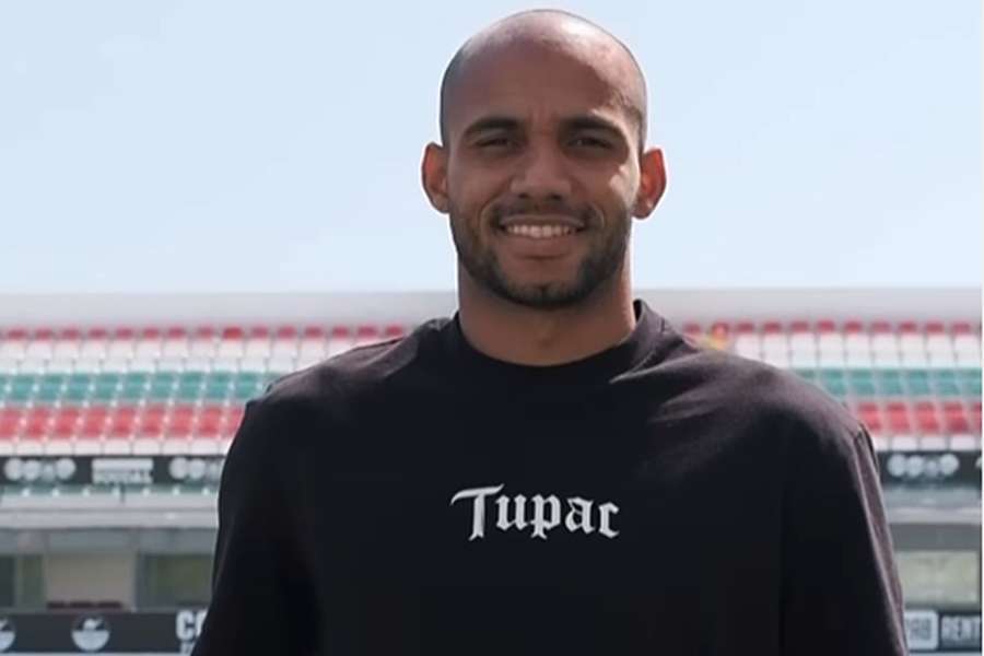 Léo Cordeiro apresentado no Estádio José Gomes