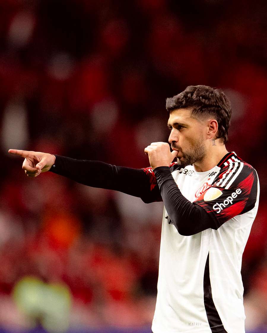 Gol de Arrascaeta encaminhou classificação do Flamengo Gol de Arrascaeta encaminhou classificação do Flamengo