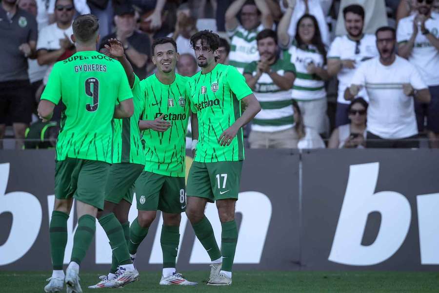 Pedro Gonçalves celebra diante do Nacional