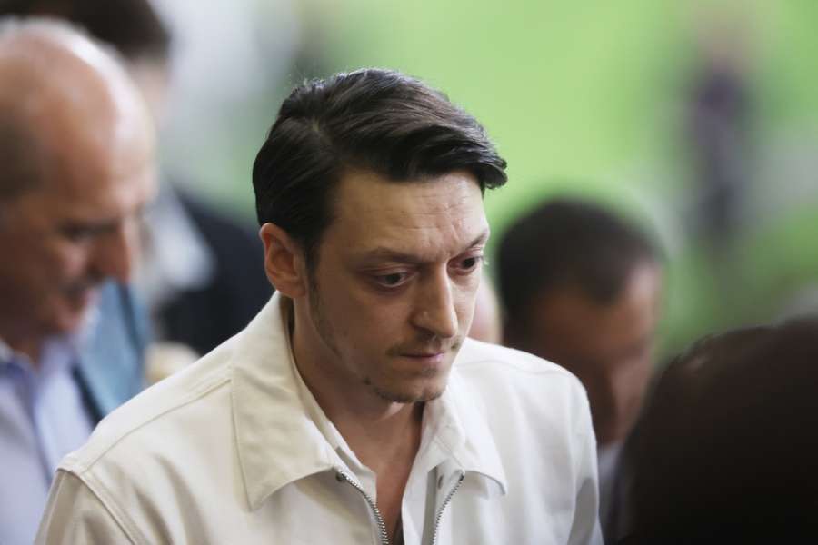 Die bewegte Karriere von Mesut Özil wird in einer neuen Dokumentation beleuchtet.