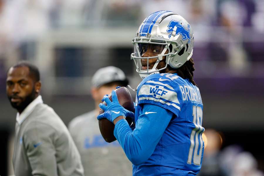 Teddy Bridgewater warming up before a game for the Detroit Lions