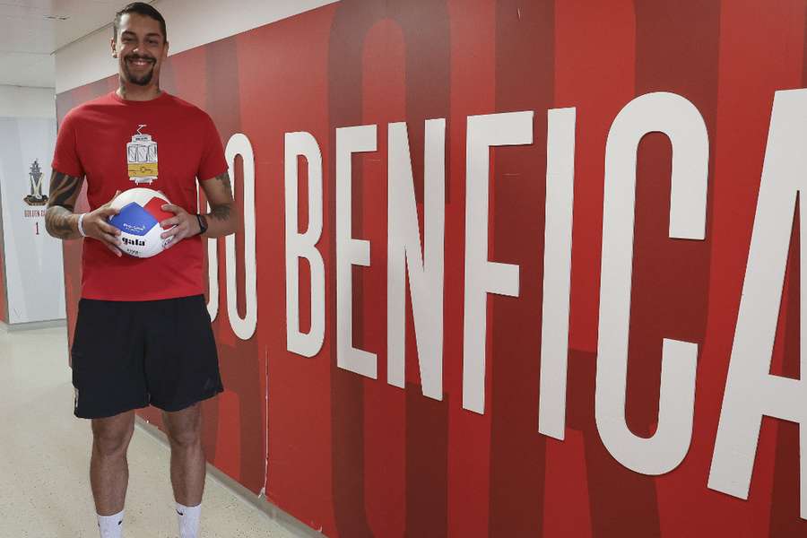 Kelvi Geovani assinou por duas temporadas com o Benfica