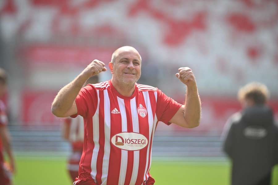 Laszlo Dioszegi sărbătorește revenirea lui Sepsi în Liga 1 Laszlo Dioszegi sărbătorește revenirea lui Sepsi în Liga 1