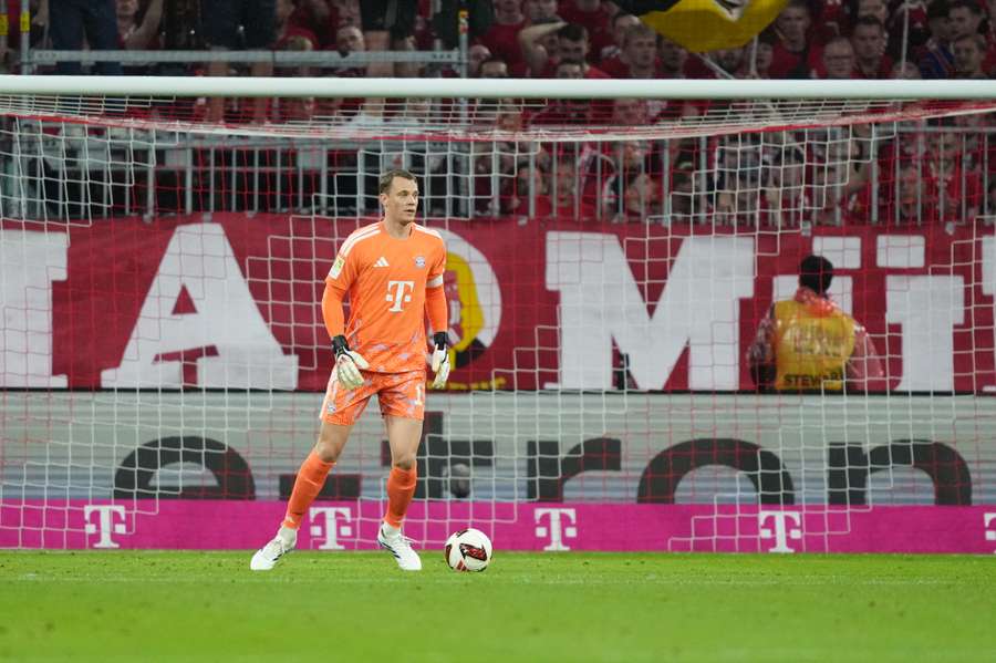 Manuel Neuer wird heute wohl sein letztes Spiel auf Schalke machen. Manuel Neuer wird heute wohl sein letztes Spiel auf Schalke machen.