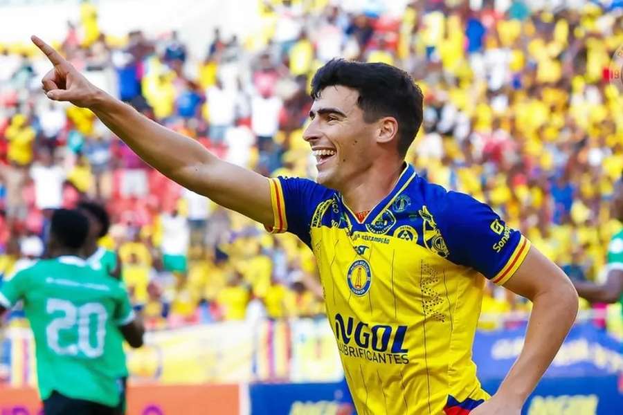 Costinha fez 18 jogos pelo Petro de Luanda Costinha fez 18 jogos pelo Petro de Luanda
