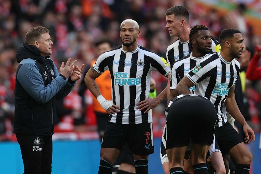 Venda do Newcastle, comandado pelo técnico Eddie Howe, segue sob escrutínio