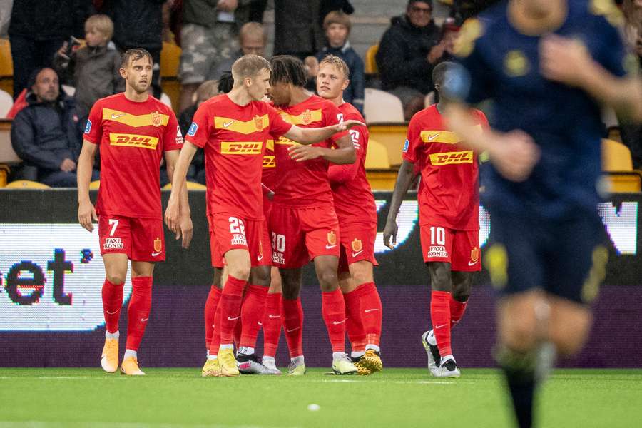 FCN holdt nullet i Rumænien, selvom de blev reduceret til ti mand. FCN holdt nullet i Rumænien, selvom de blev reduceret til ti mand.