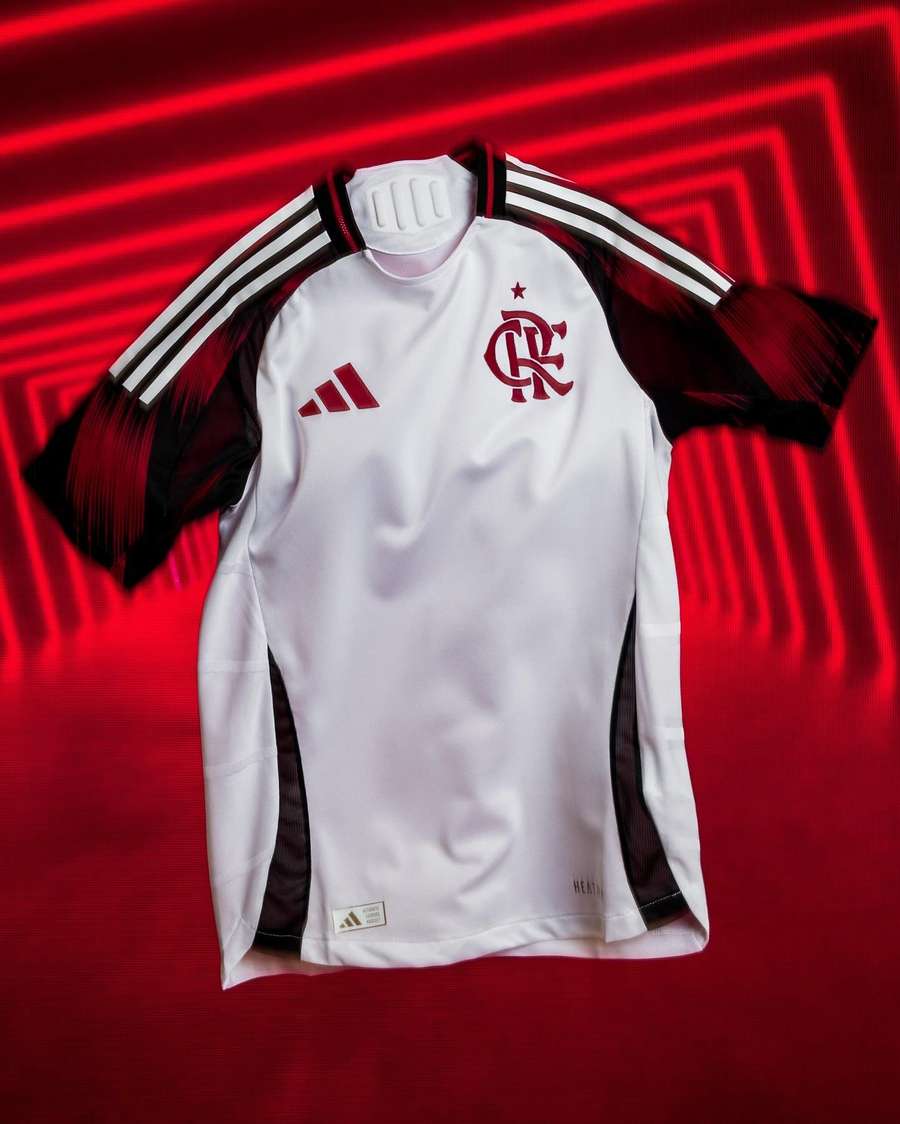 Os detalhes da nova camisola do Flamengo