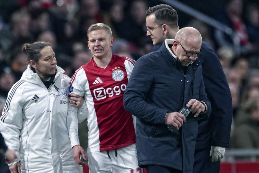 Ajax coach Grim upset for Zinchenko: You wouldn't wish it on anyone