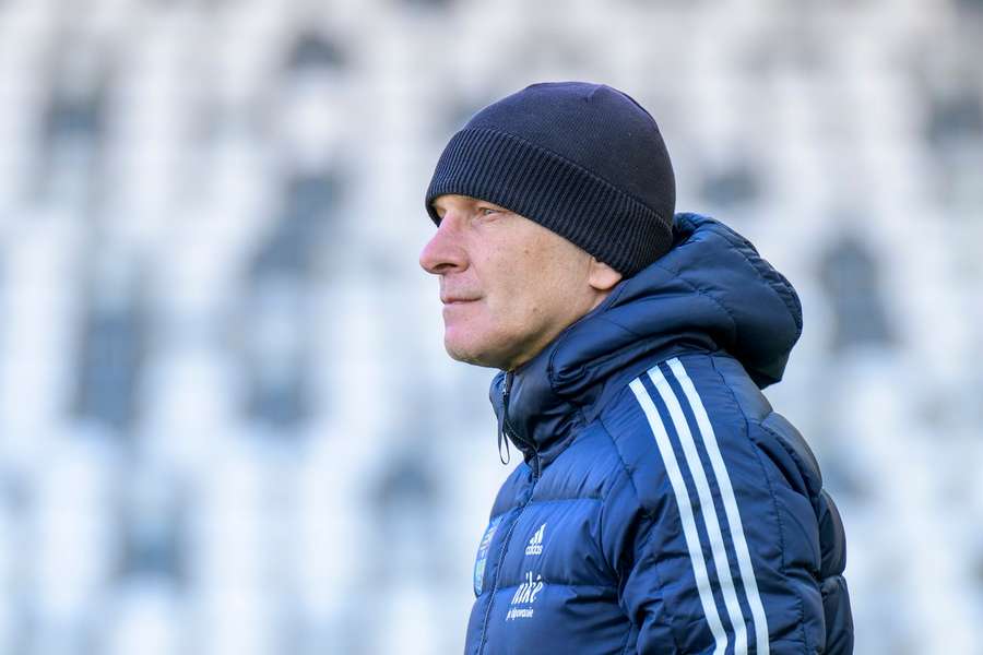 Novým trenérem Slovácka by se měl stát Roman Skuhravý.