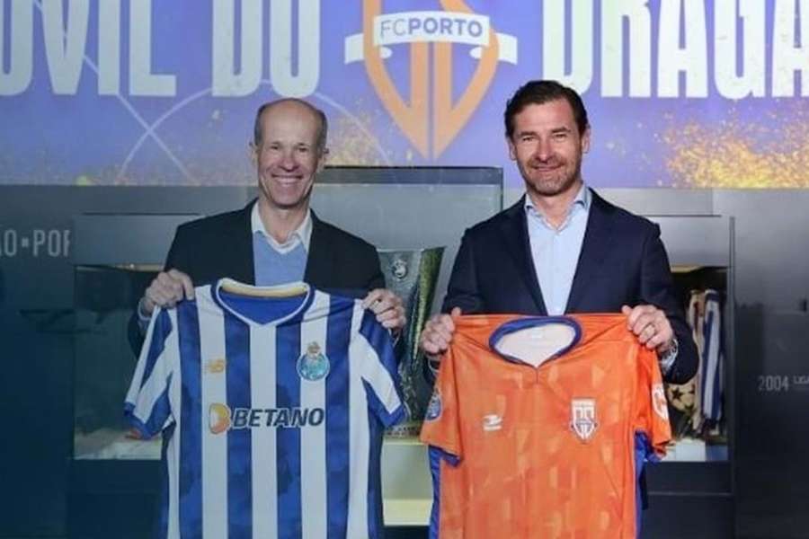 Ricardo Guimarães, presidente do Coimbra Sports, com André Villas-Boas