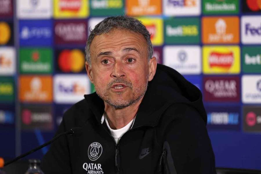 Luis Enrique vai renovar com o Paris Saint-Germain