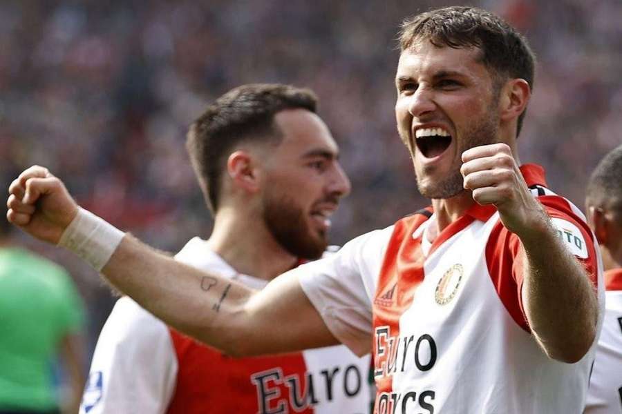 Santiago Giménez fez 23 golos em 45 jogos pelo Feyenoord, onde jogou com Kokçu