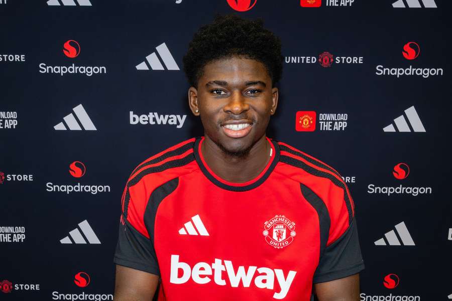 Baleba ainda não vai estrear pelo United