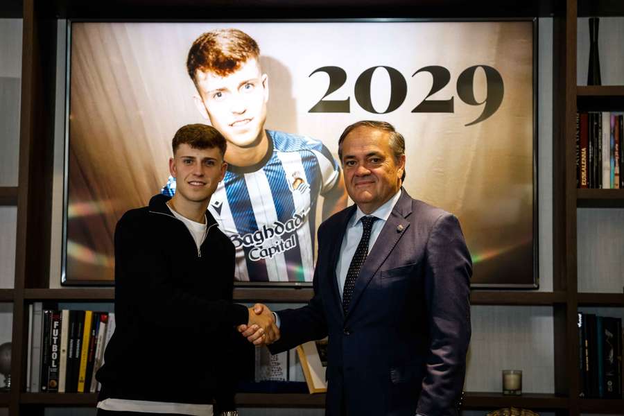 Iñaki Rupérez, con el presidente de la Real Sociedad, Jokin Aperribay