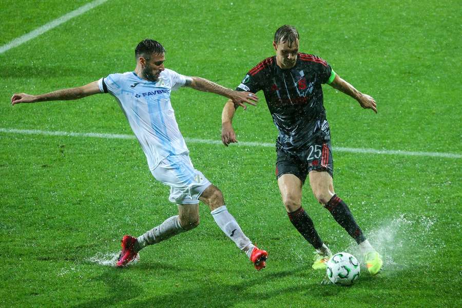 Rijeka venceu jogo que foi adiado devido ao mau estado do relvado