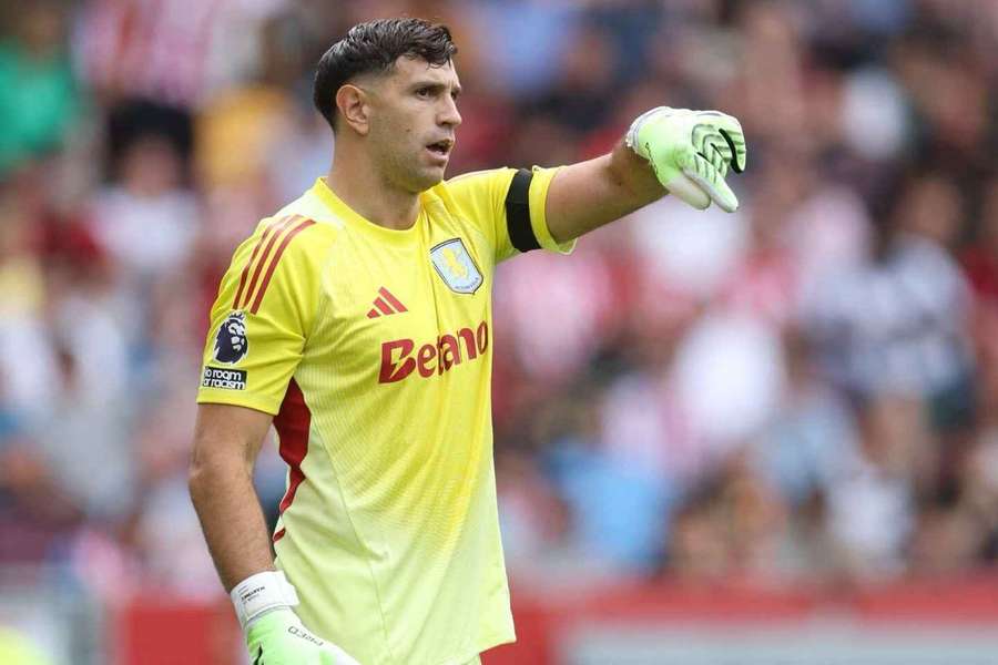 Dibu Martínez no sabe si volverá a jugar en el Aston Villa
