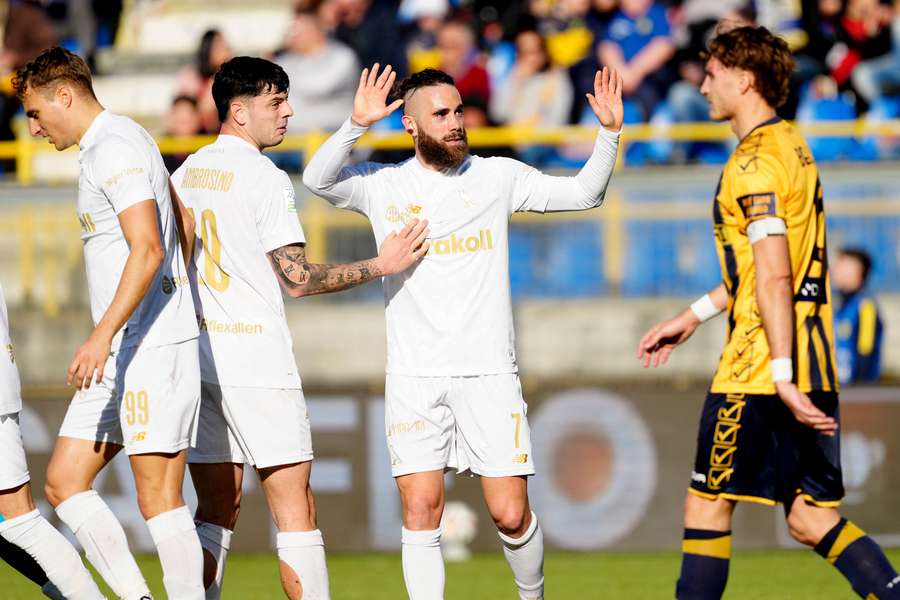 Zampano segna ma non esulta Zampano segna ma non esulta