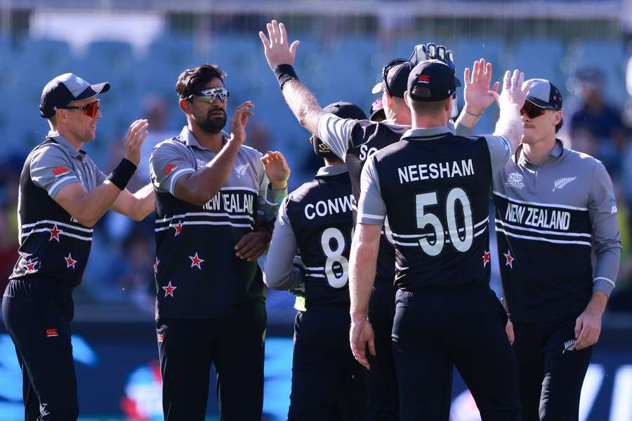 New Zealand reach World Cup semis, Australia win and wait