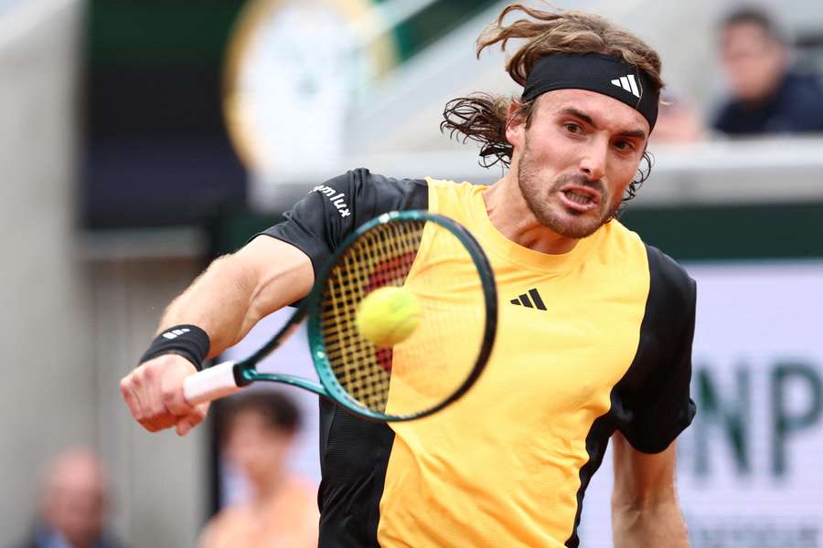 Stefanos Tsitsipas in actie tegen Daniel Altmaier