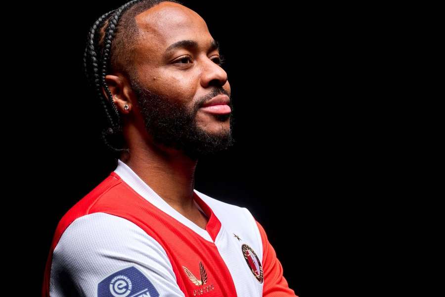 Sterling likens Feyenoord fans to Liverpool support