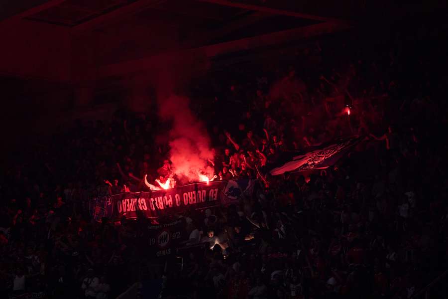 Adeptos do Benfica no Dragão