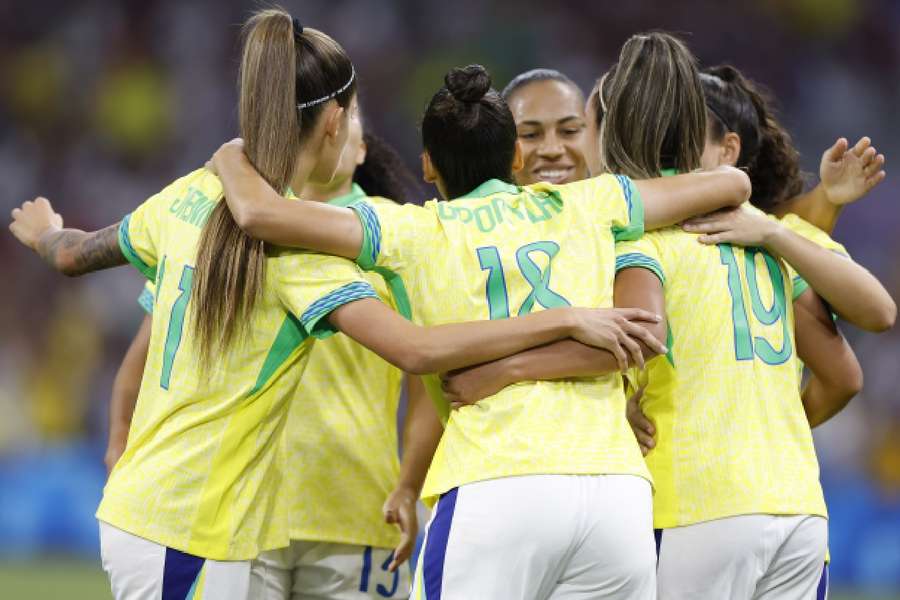 Seleção Brasileira de futebol feminino vai em busca do tão sonhado ouro olímpico