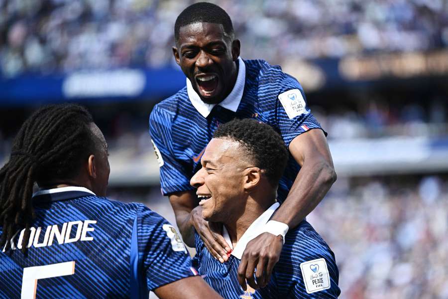 Mbappé vystrelil francúzske víťazstvo. Mbappé vystrelil francúzske víťazstvo.