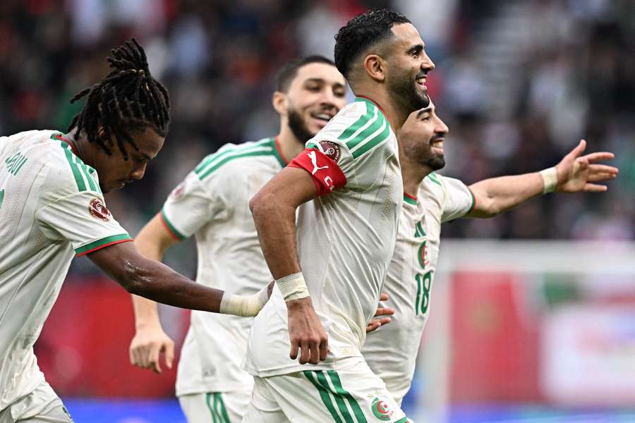 Raposas do Deserto, lideradas por Mahrez, buscam vaga nas quartas de final 