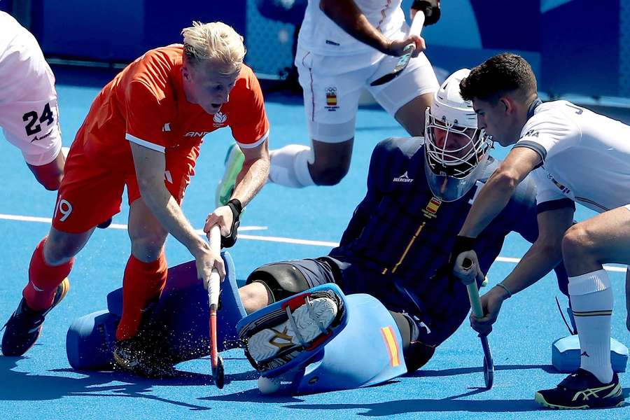 Tjep Hoedemakers in actie tegen Spanje