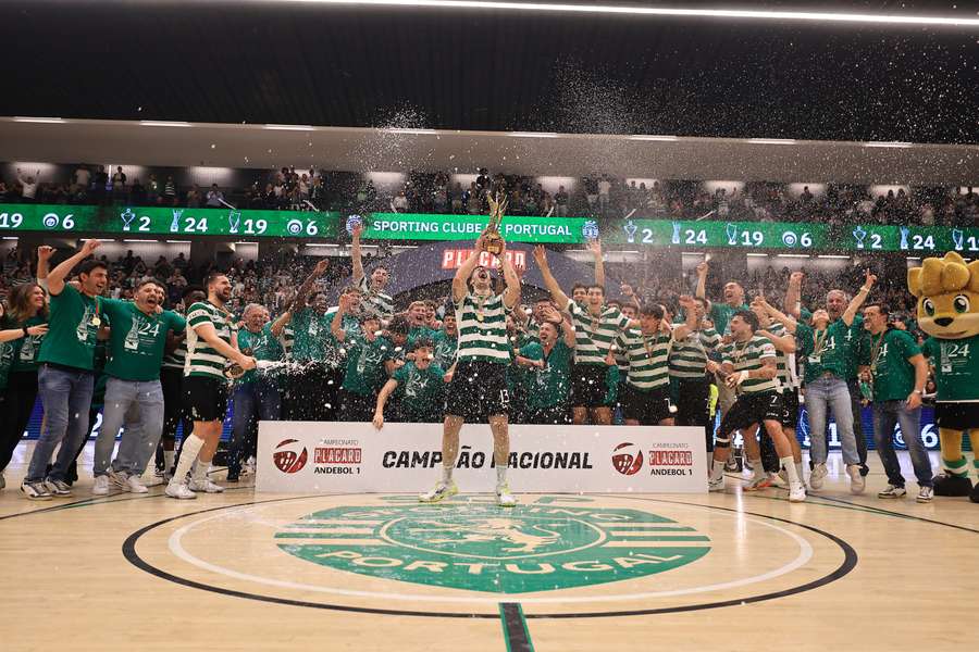 Sporting levantou o título este sábado