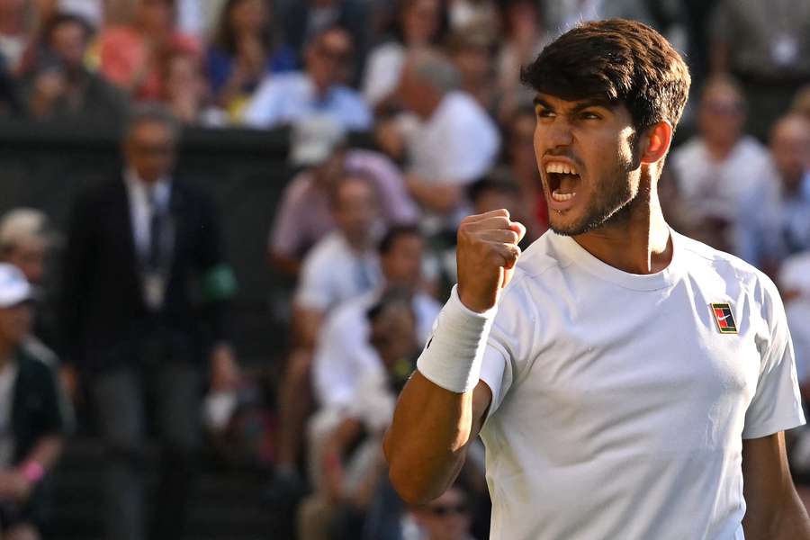 Alcaraz célébrant sa victoire ce mardi.