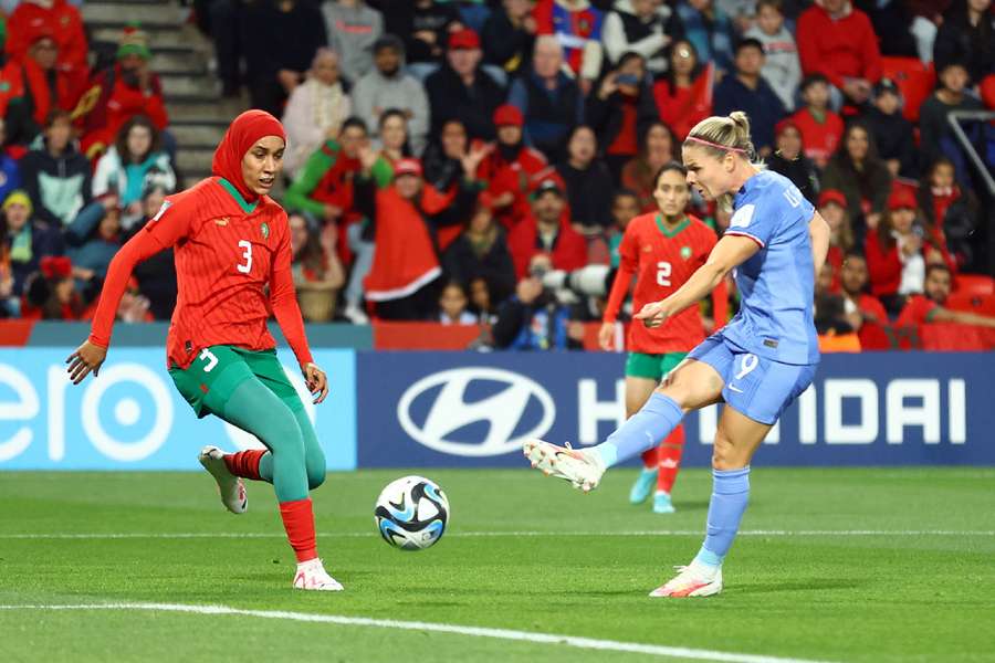  Eugenie Le Sommer scored France's third and fourth goals