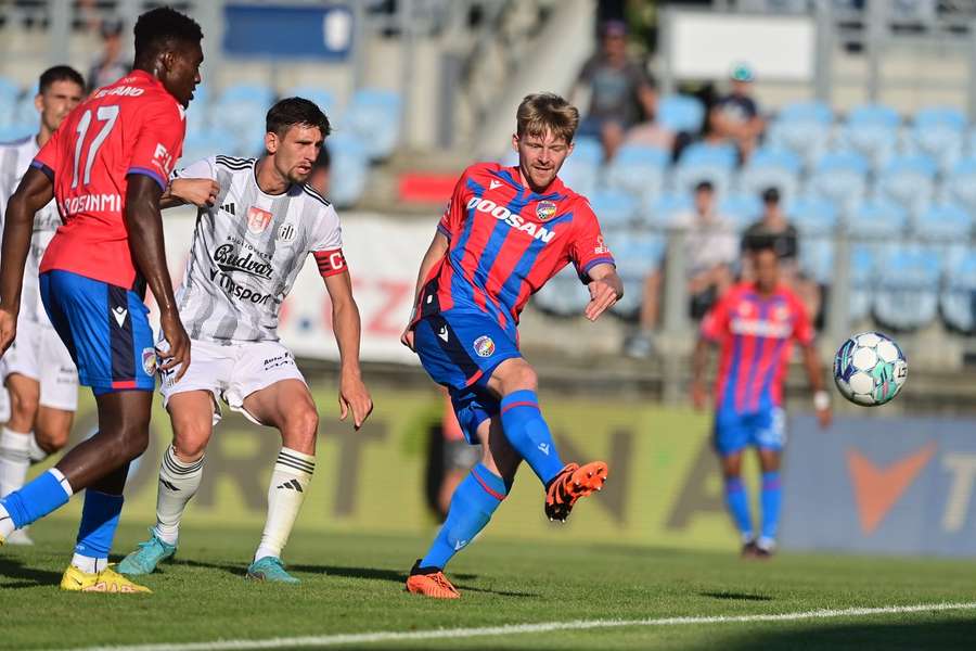 Plzeňský Pavel Šulc nastřílel v Budějovicích hattrick.