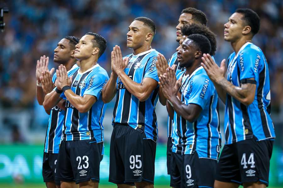 Grêmio atropelou Inter na ida da final do Gauchão