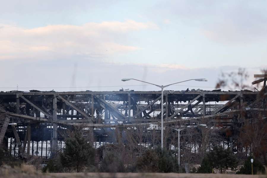 O Estádio Azadi destruído após uma ataque dos EUA e Israel