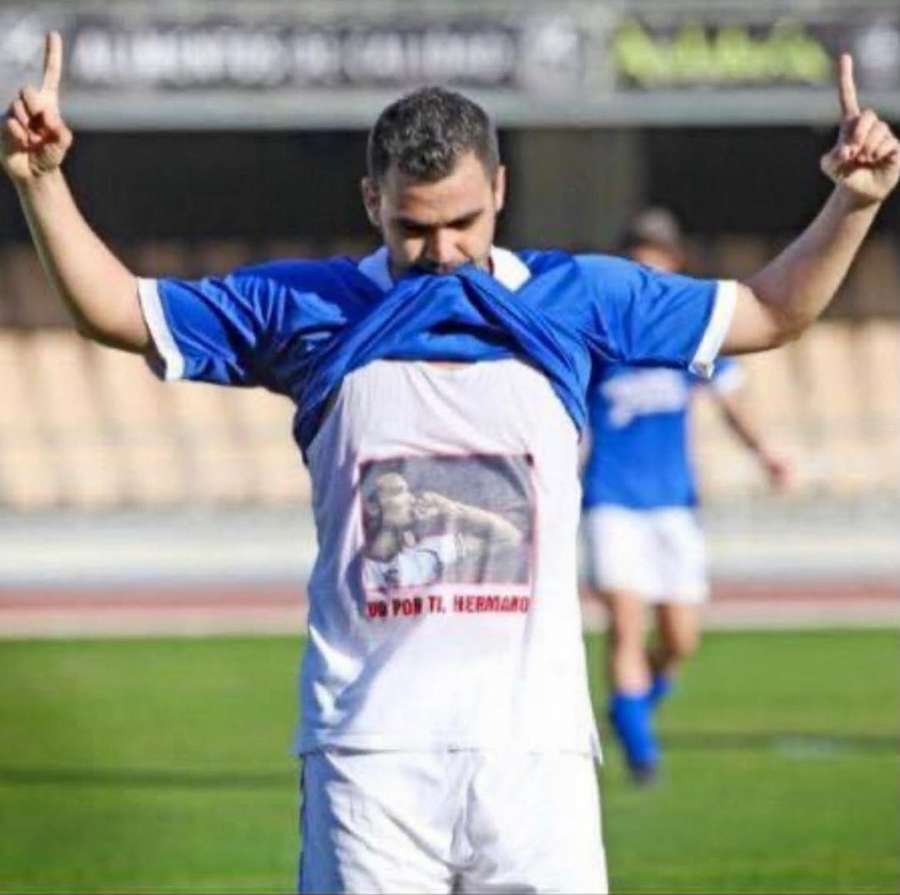 Guille Escribano, celebrando un gol
