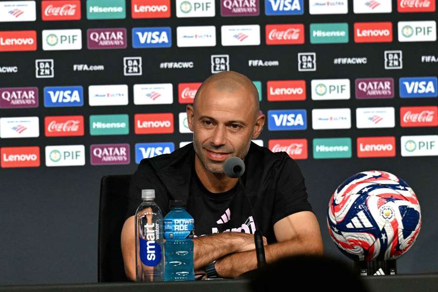 Javier Mascherano na tiskové konferenci před kláním s PSG.