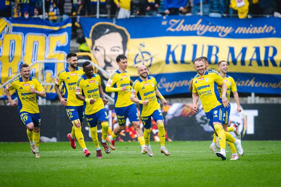 Arka Gdynia wygrała z wiceliderem i po pięciu latach wróciła do Ekstraklasy