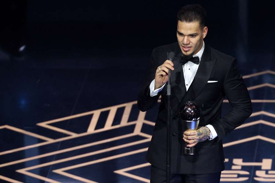 Ederson venceu o prêmio de melhor goleiro do mundo