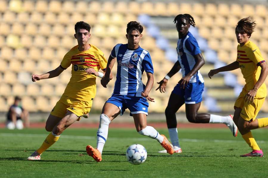 FC Porto perdeu com o Barcelona, em casa, por 0-2