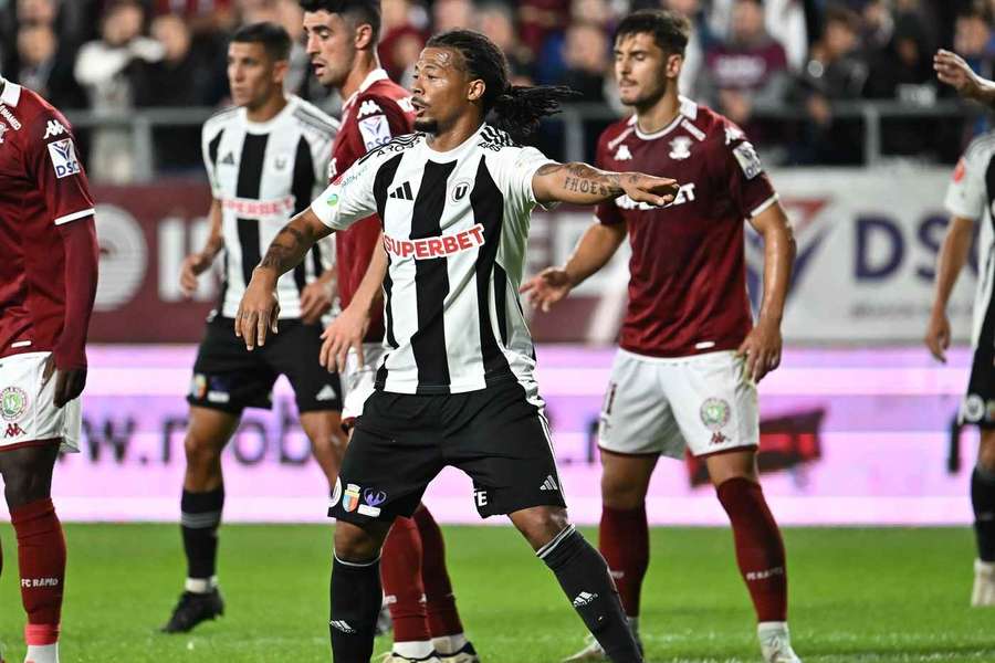 Hildeberto Jose Morgado Pereira, în timpul unui duel Rapid - U Cluj din Superligă